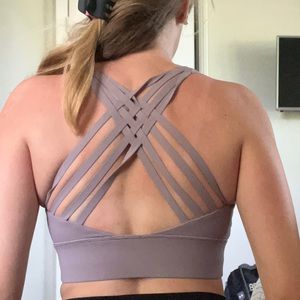 Cross back strap oh sports bra